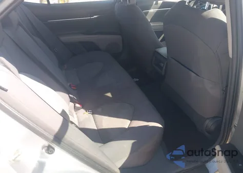 2020 Toyota Camry Le z USA, uszkodzony, nr VIN 4T1C11AK1LU961795